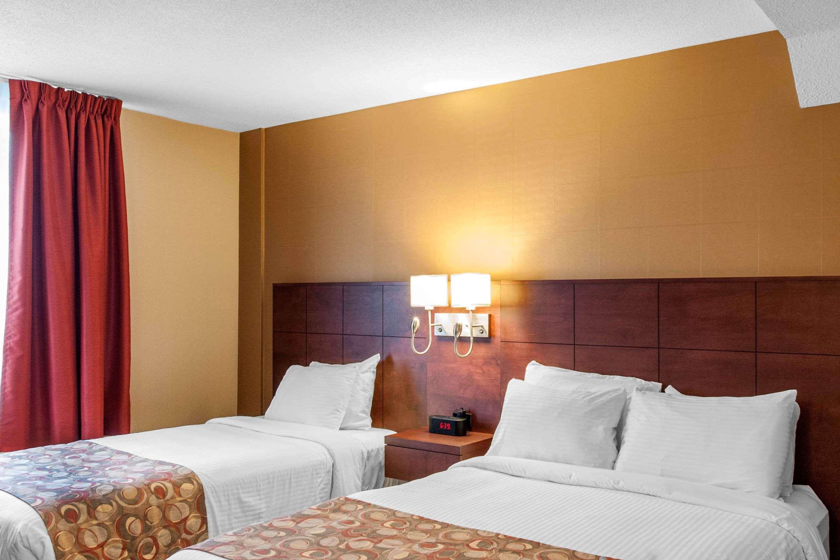 ควอลิตี้ โฮเต็ล แอนด์ สวีท Hotel แกนเดอร์ ภายนอก รูปภาพ