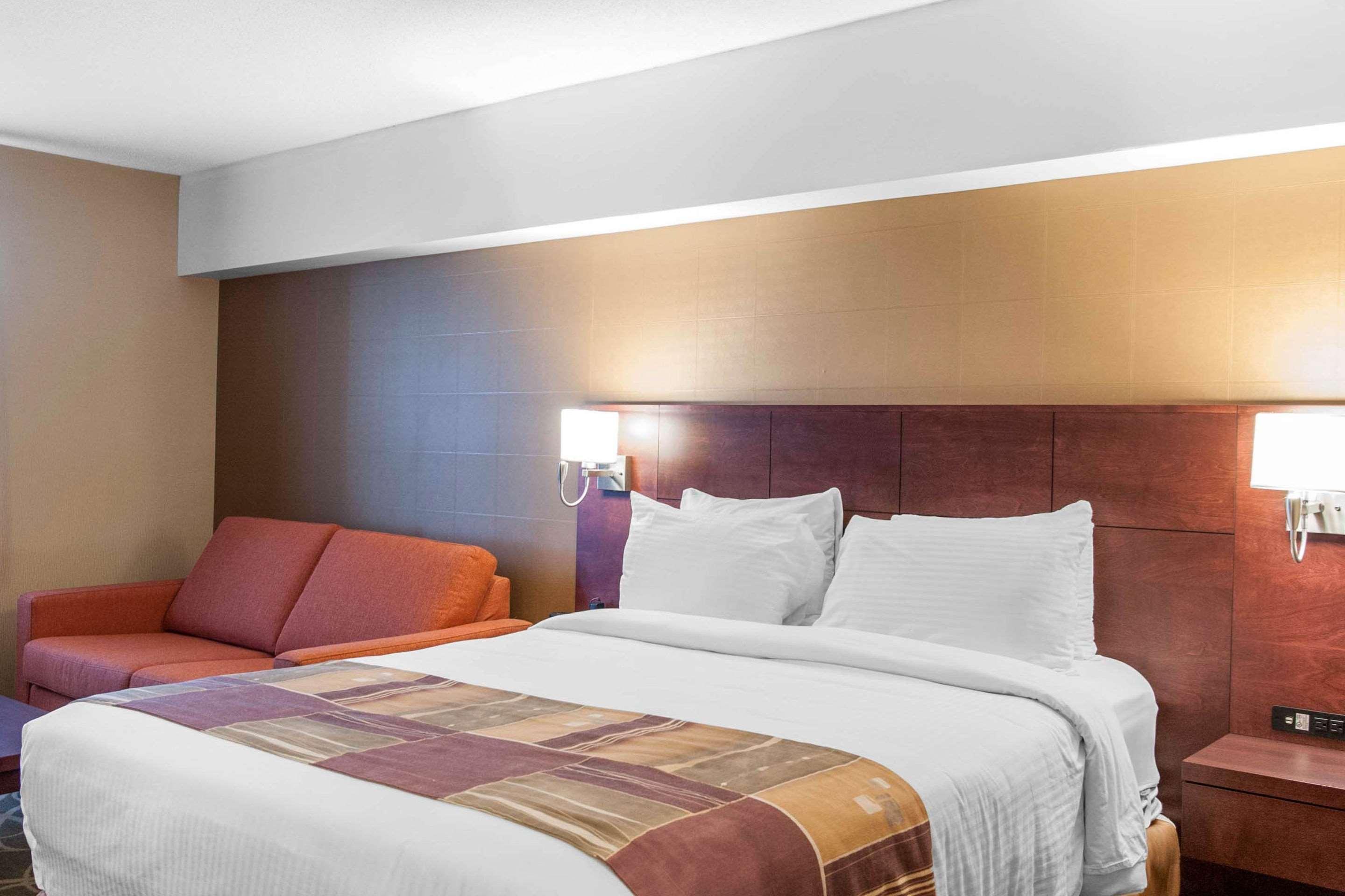 ควอลิตี้ โฮเต็ล แอนด์ สวีท Hotel แกนเดอร์ ภายนอก รูปภาพ