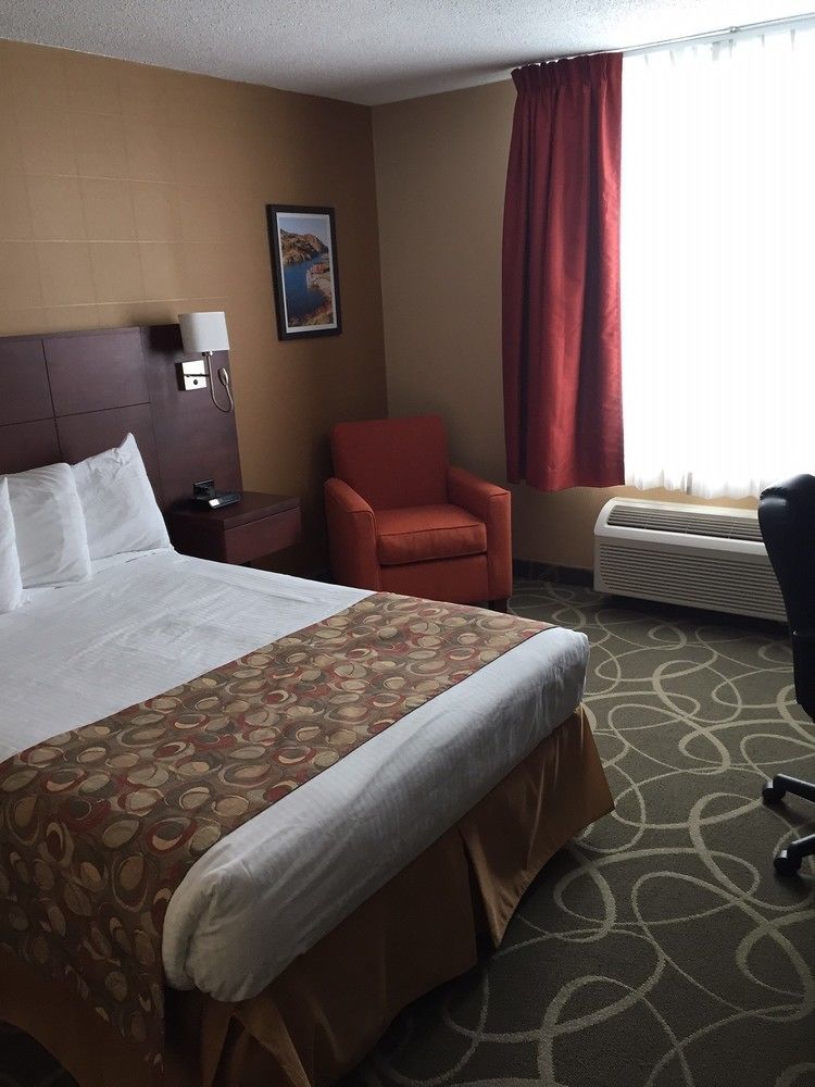 ควอลิตี้ โฮเต็ล แอนด์ สวีท Hotel แกนเดอร์ ภายนอก รูปภาพ